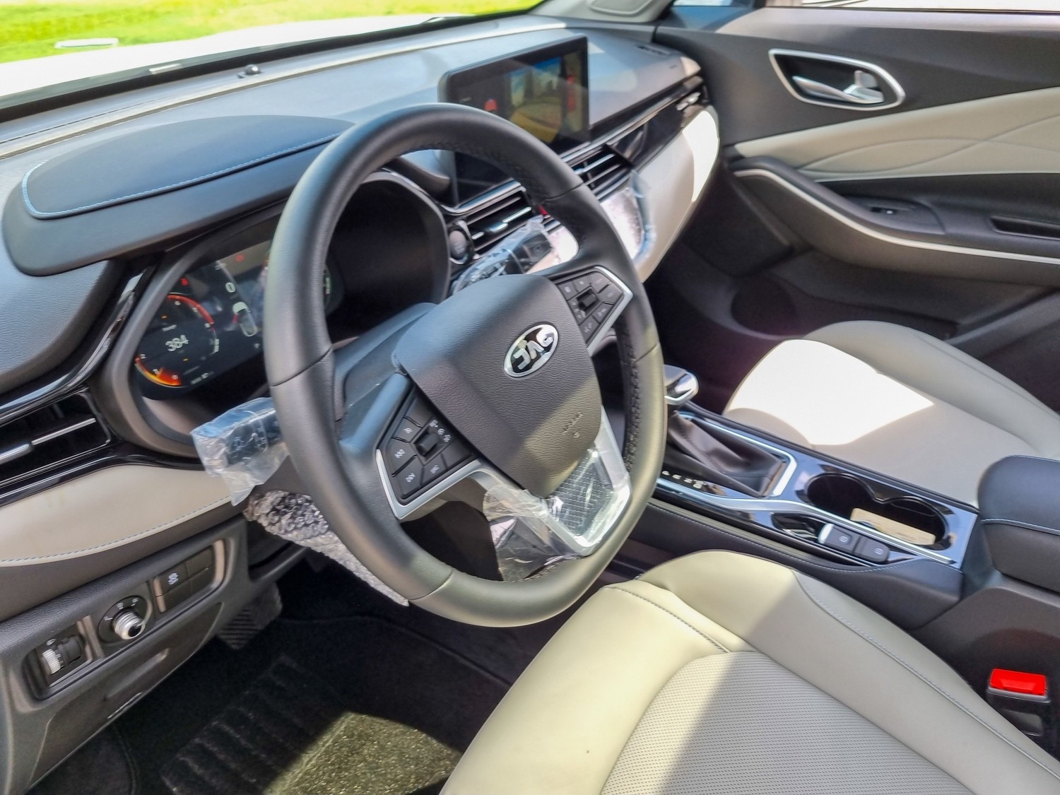 Explore the City in Style with JAC JS4 Quick Drive Car Rental